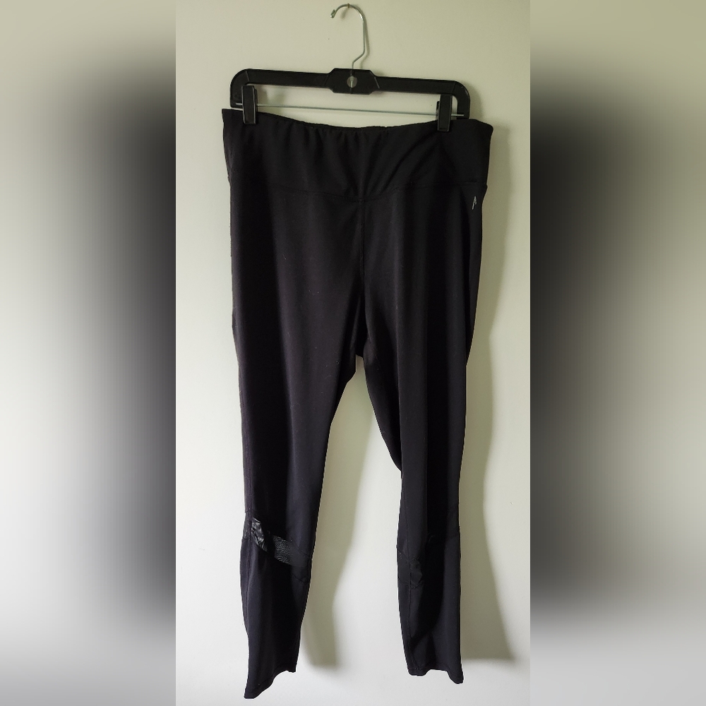 Yoga & Rally Performance Yoga Pants - Picture 3 of 11